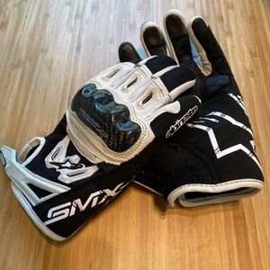 Women’s Alpinestars motorcycle gloves